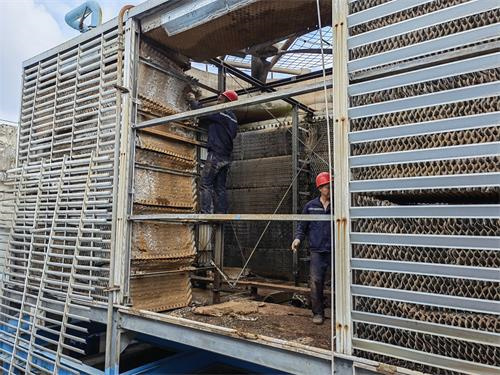 閉式冷卻塔運行工作原理分析(制冷用閉式冷卻塔)